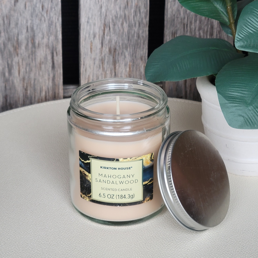 Mahogany Sandalwood Scented Candle - Cream - Picture 2 of 3